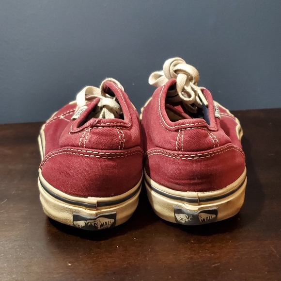 Vans - Picture 2 of 4